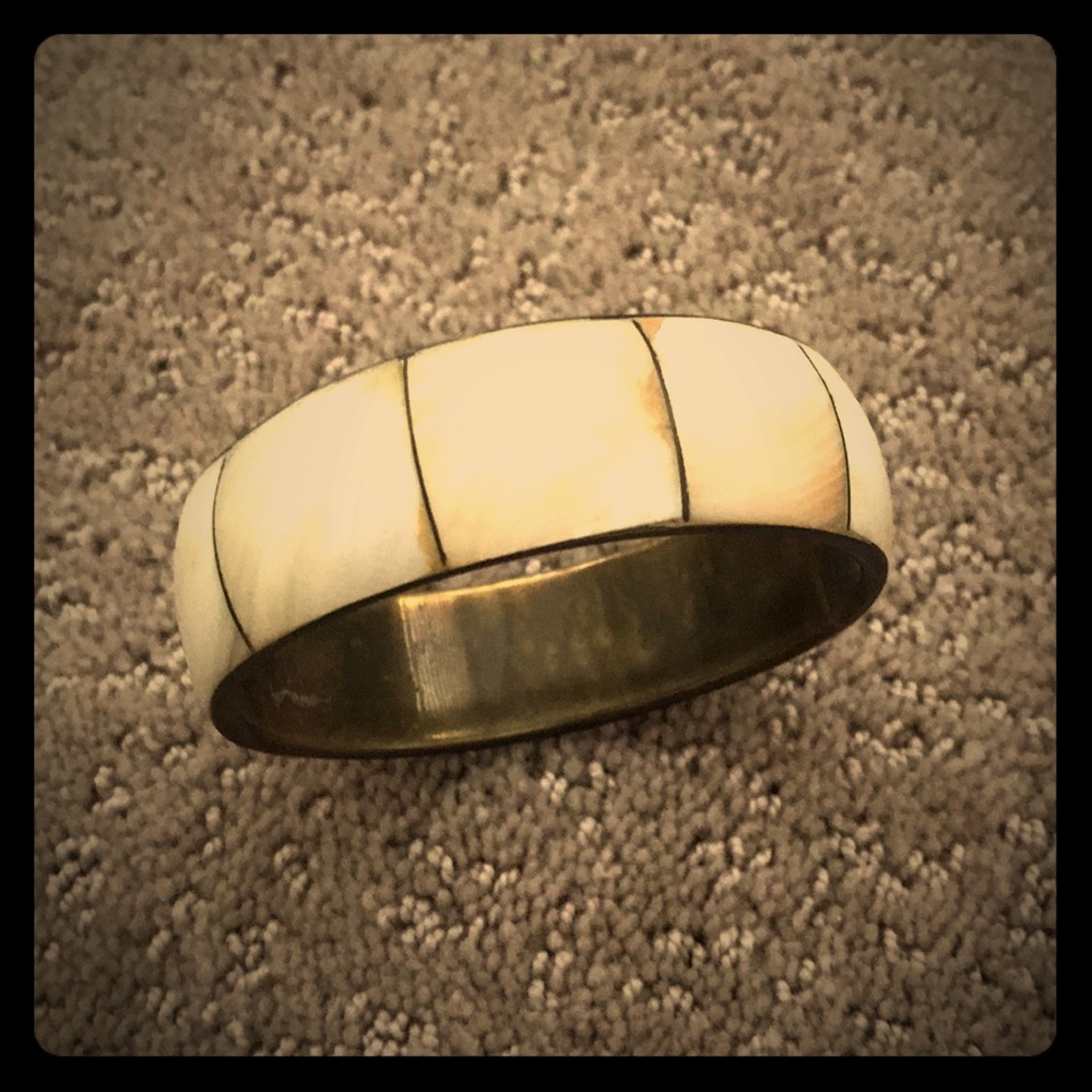 Shell bangle